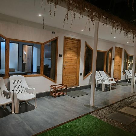Aqua Beach Stays Ashwem Mandrem Exterior photo