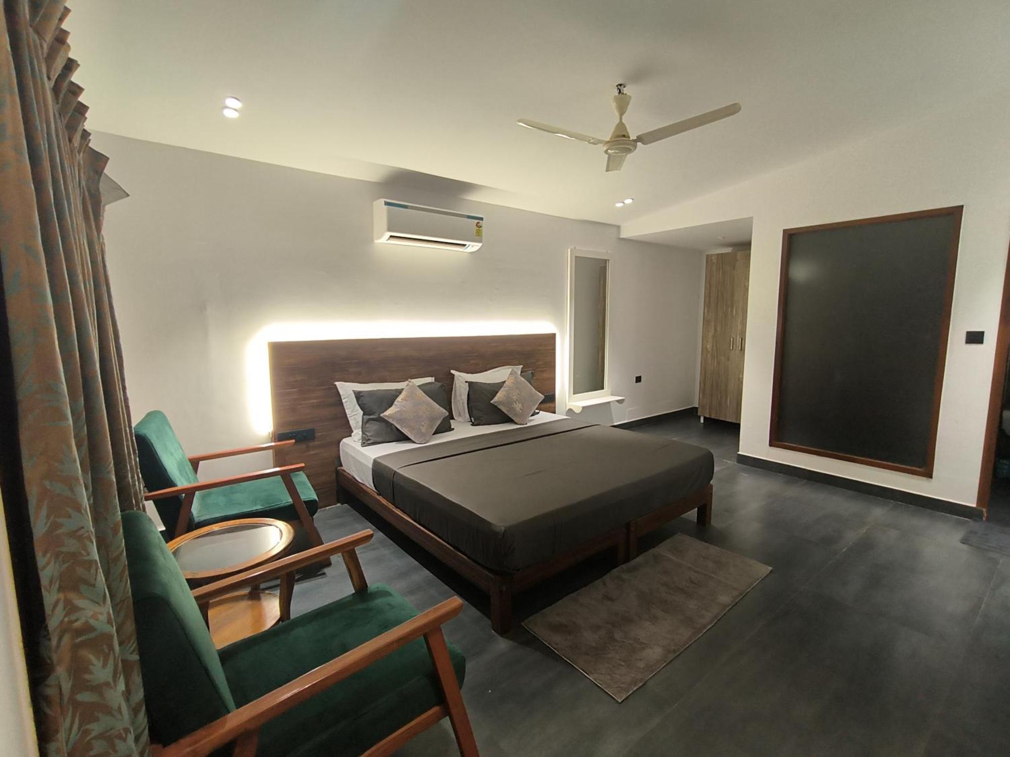 Aqua Beach Stays Ashwem Mandrem Exterior photo